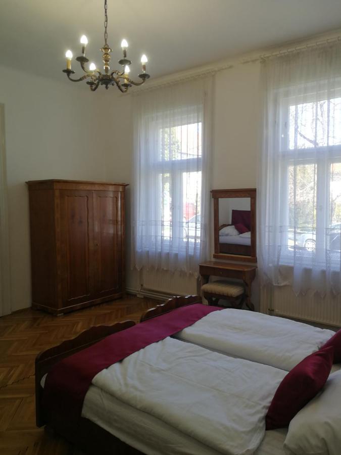 Tulipanvendeghaz Hotel Keszthely Eksteriør billede